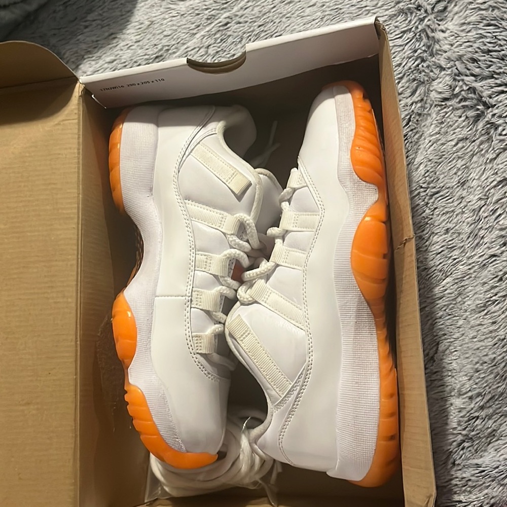 Air Jordan 11 lows bright citrus